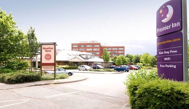 Premier Inn Bracknell Central Экстерьер фото